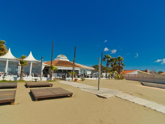 Exclusive Las Chapas Playa, a quiet neighborhood