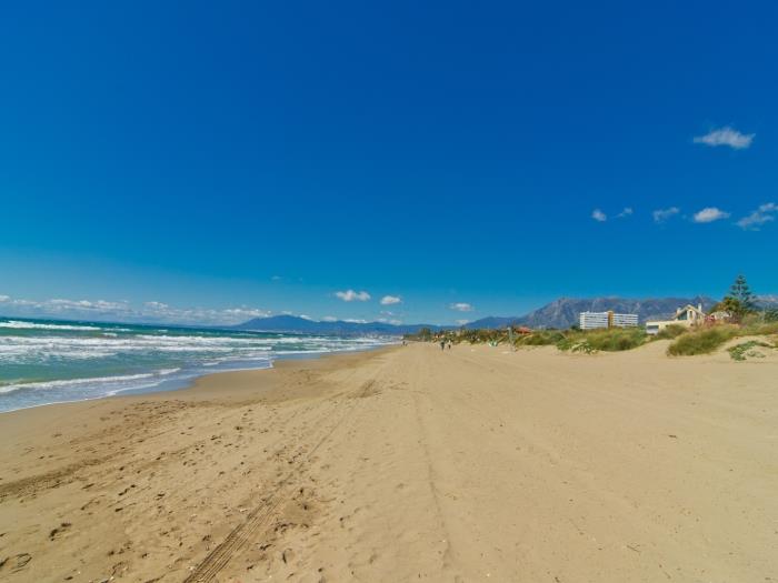 The beach Playa el Alicate is 2 minutes walking