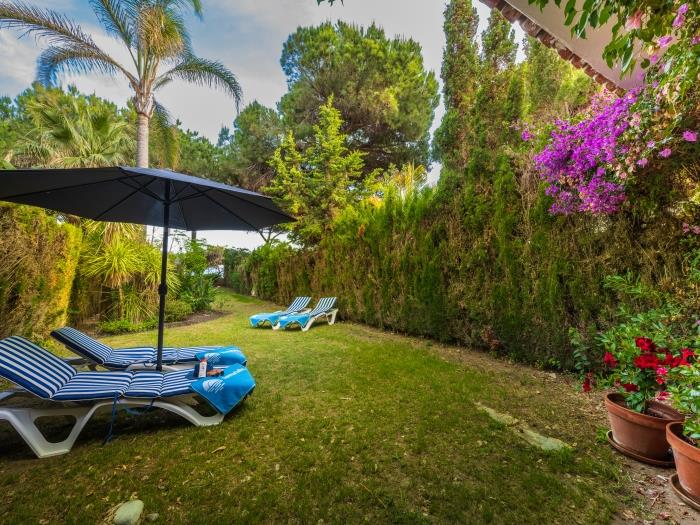 A beautiful private garden (200m2) connects the property to the El Saladillo beach