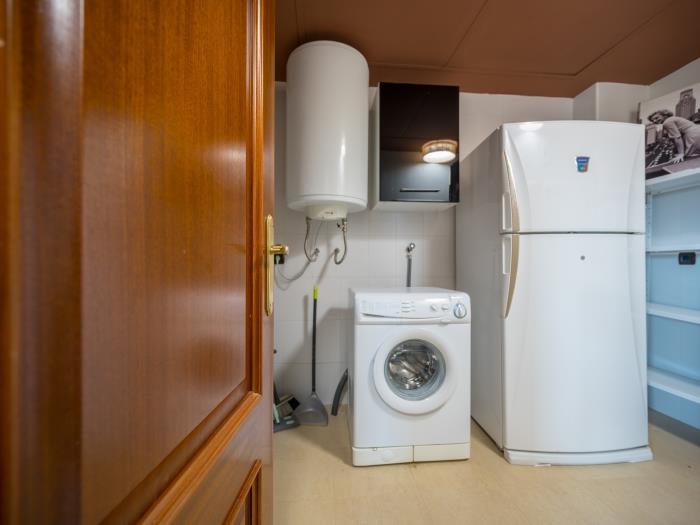 Laundry room with all the needed equippment