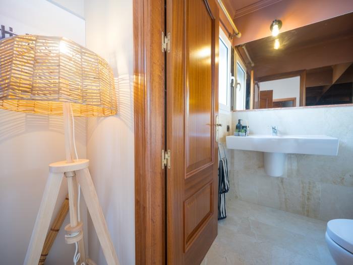 Service toilet on mai level of the villa